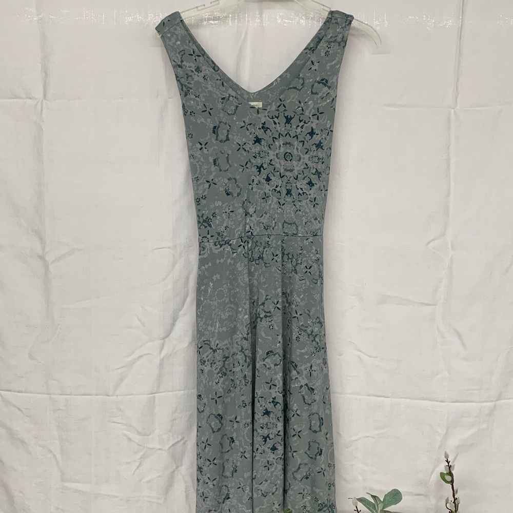 Women’s multi color sundress.